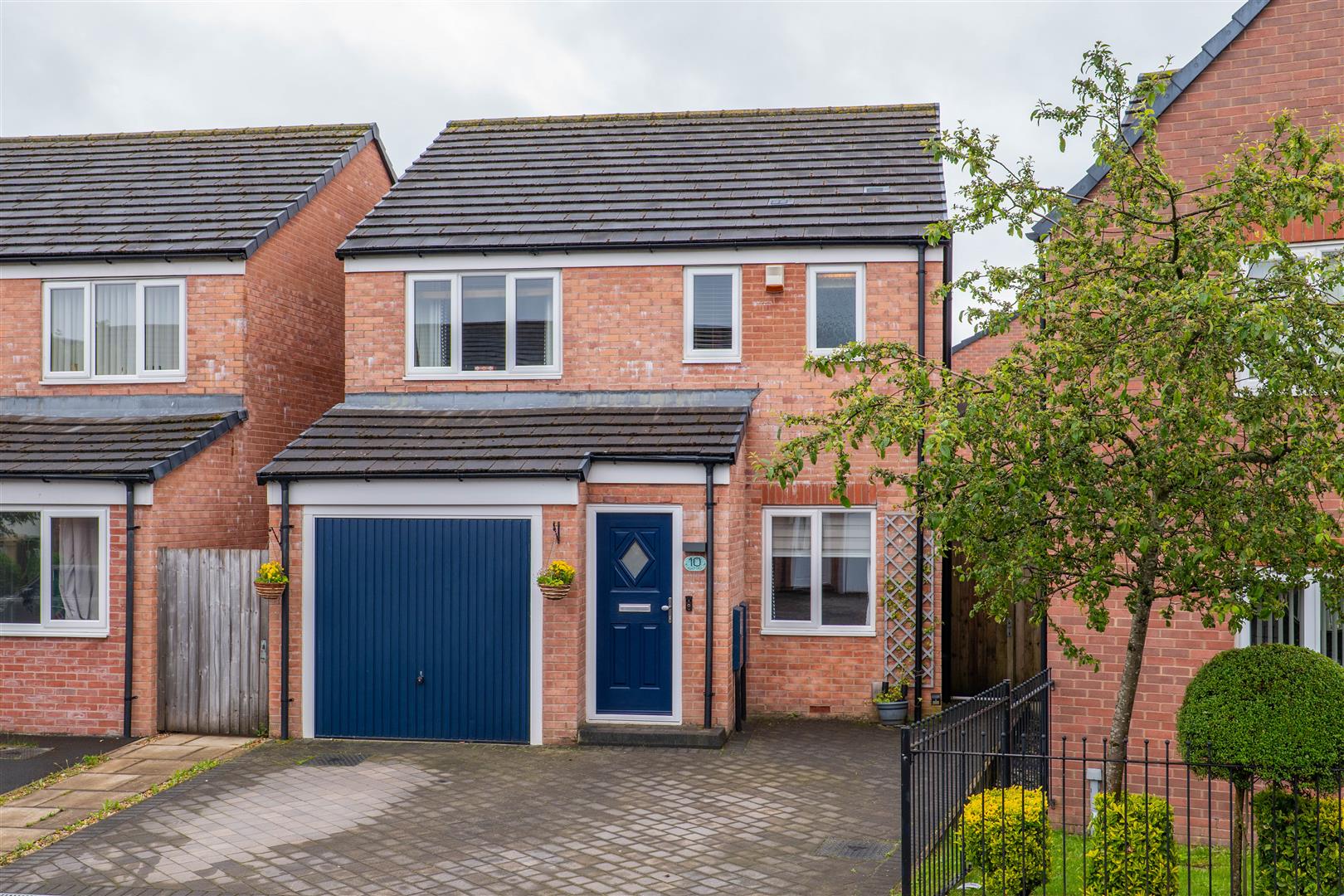 3 bed property in Sky Lark Close, Bolton